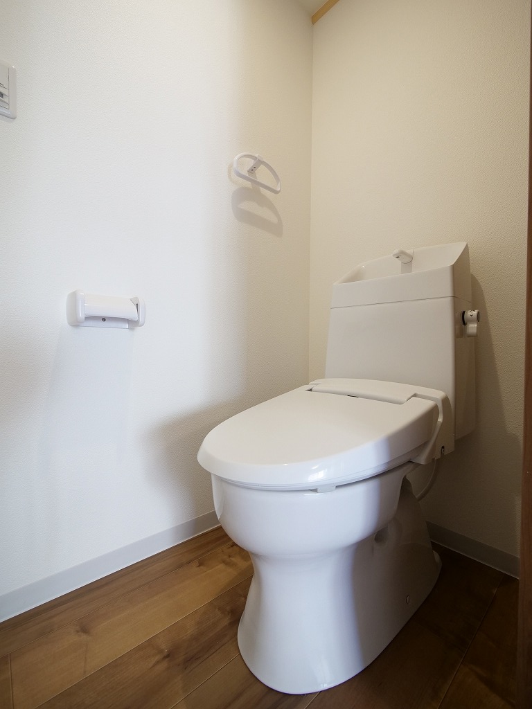 トイレ　※写真は別の部屋のものです。