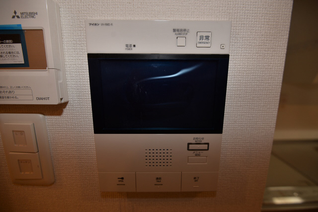 セキュリティ　モニター付きインターホン