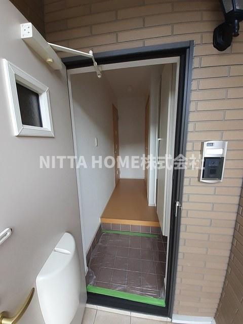 玄関　十分なスペースの玄関です◆