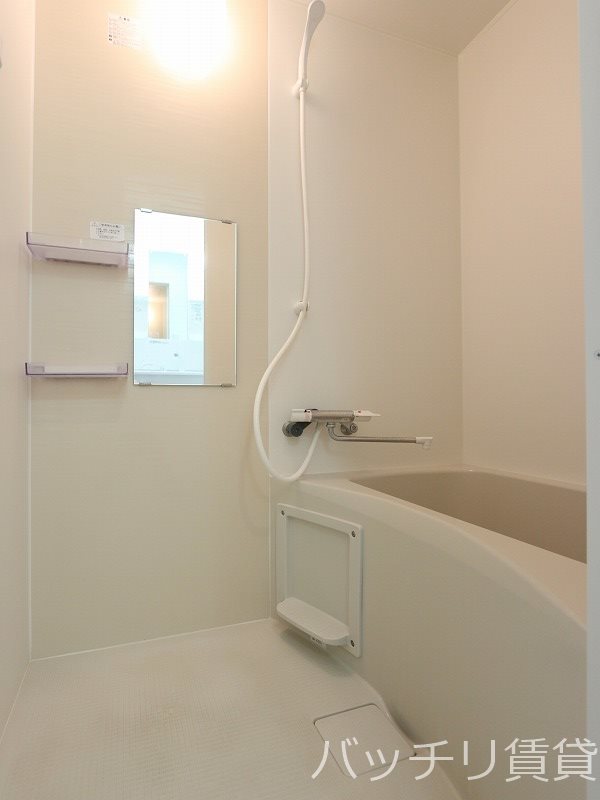バス・シャワールーム　同シリーズの別号室の画像。現況を優先します。