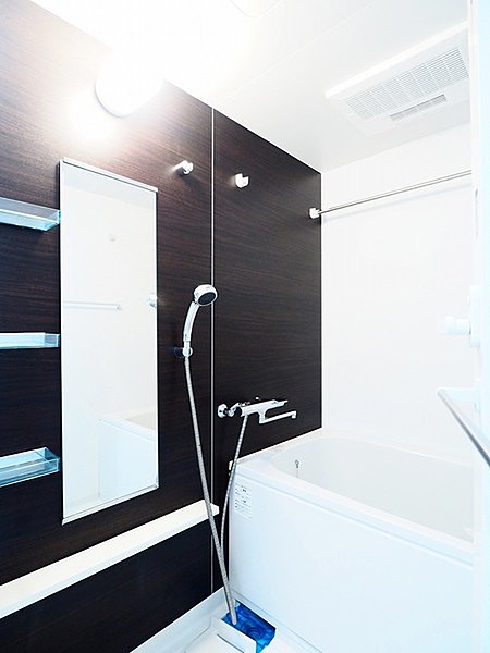 バス・シャワールーム　※同物件写真 ※同物件他部屋写真 反転の場合有