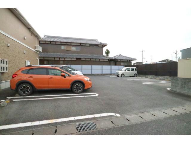 駐車場　駐車場