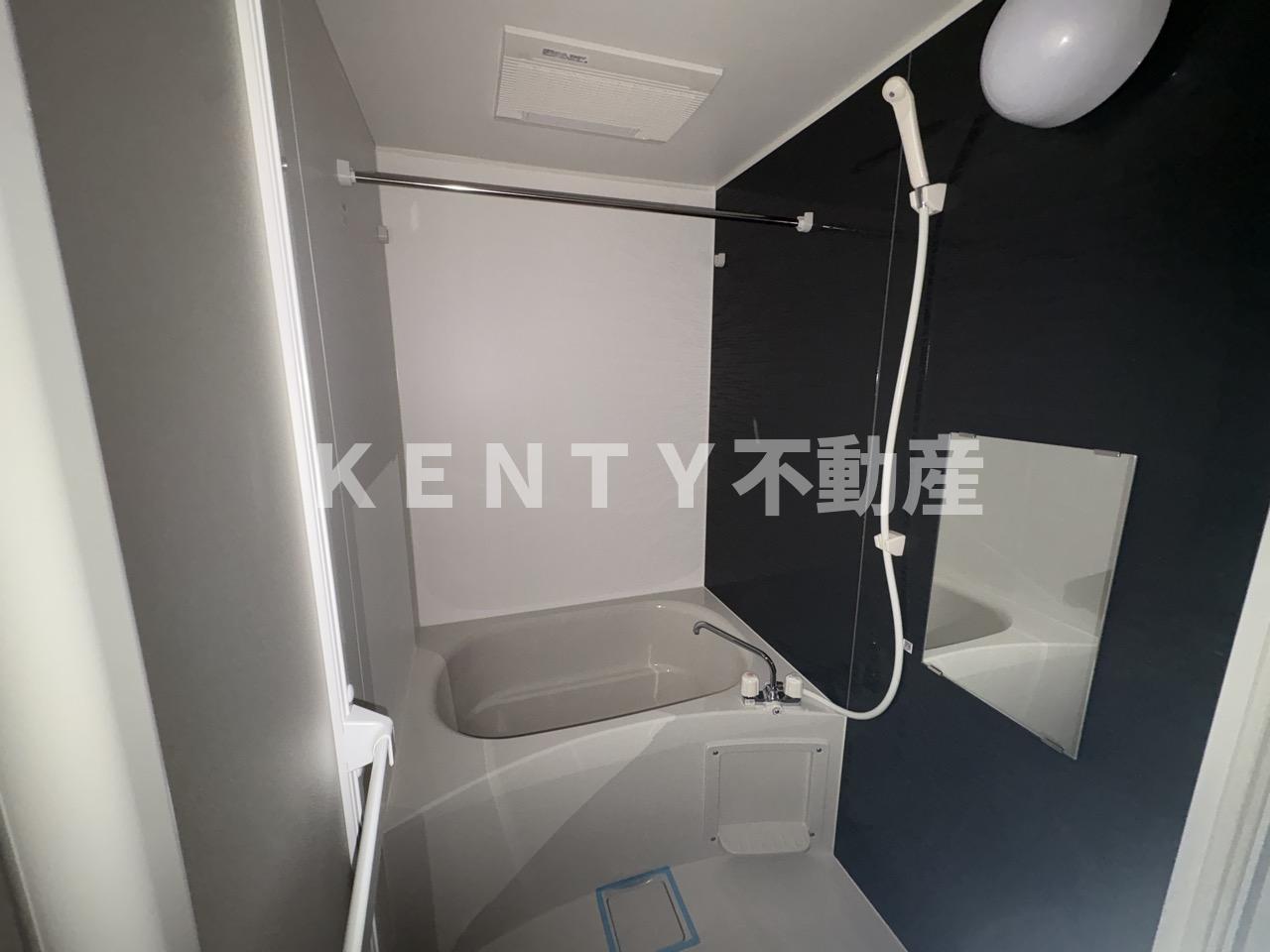 バス・シャワールーム　落ち着いた空間のお風呂です