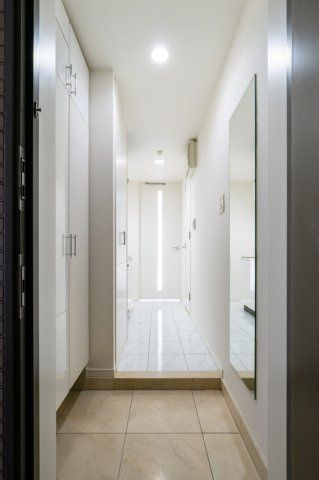 玄関　（別タイプ参考写真）パレステュディオ文京根津　文京区根津2