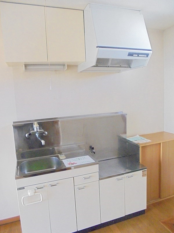 キッチン　写真は201号室です（参考）