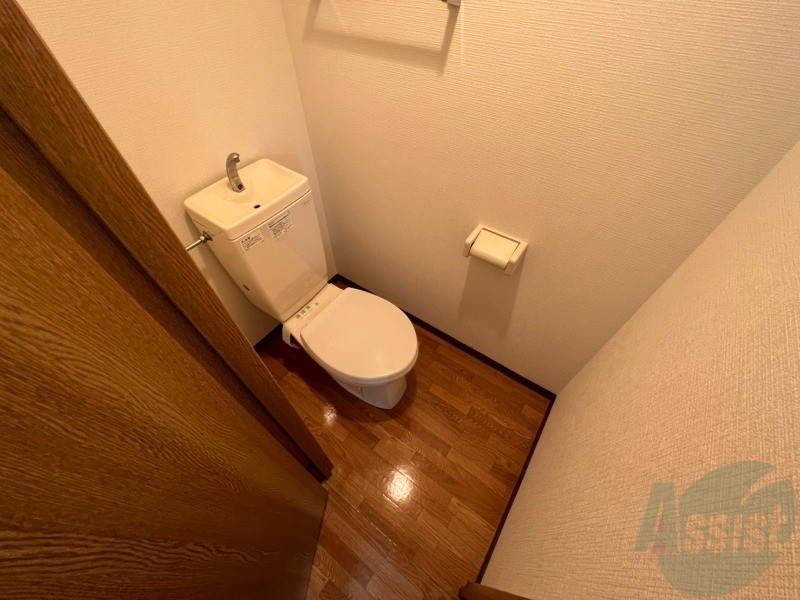 トイレ　こちらはトイレです。清潔感があり、安心して使用できます。