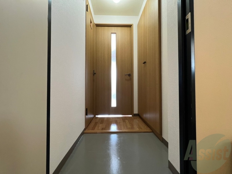 玄関　玄関の様子です。明るい印象ですね。気分もあがりそう。