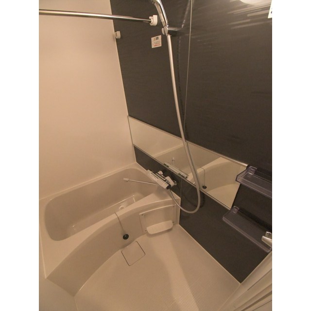 バス・シャワールーム　落ち着いた空間のお風呂です