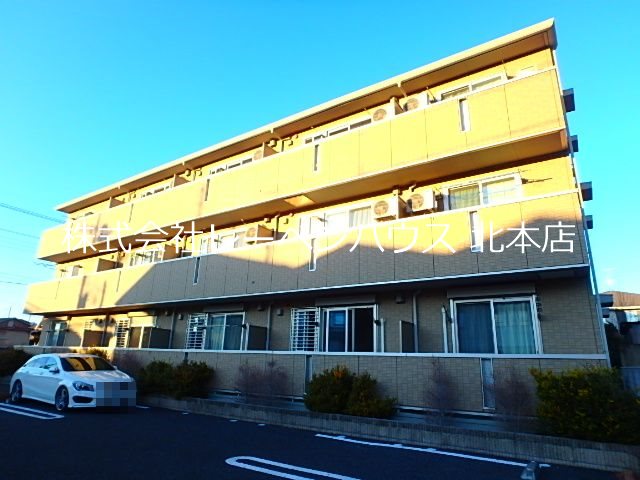 建物外観　レーベンハウス北本店へ048-590-5757