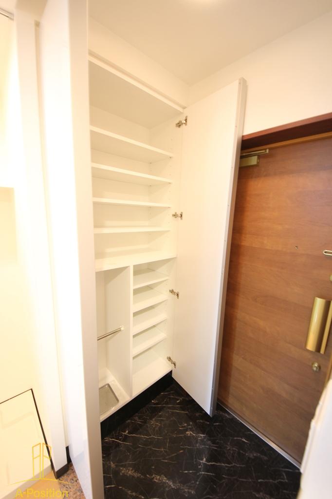 収納　コンソラーレ土佐堀