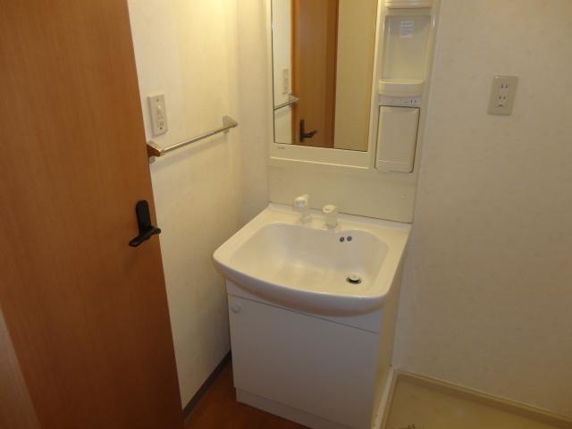 洗面設備　身支度に便利な洗面台！