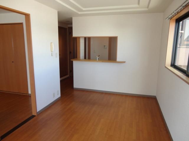 居室・リビング　使いやすい形の為、レイアウトを楽しめます♪