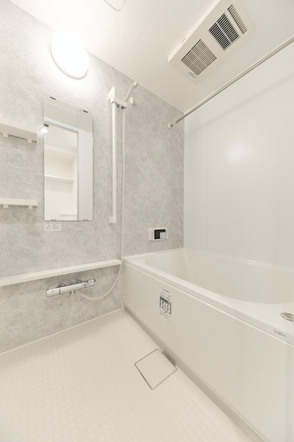 バス・シャワールーム　※写真は同タイプ住戸です。