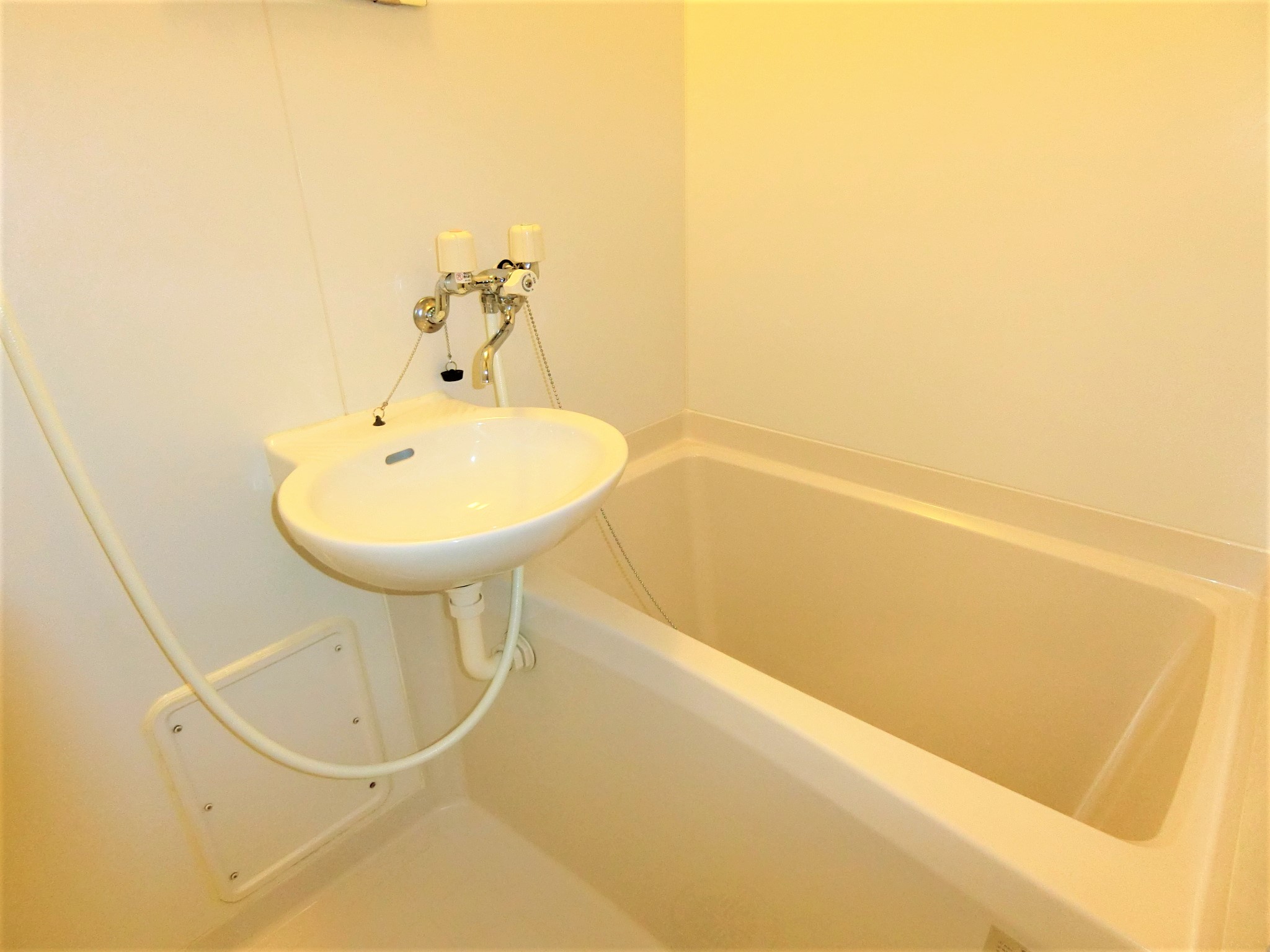 バス・シャワールーム　雨でも安心な浴室乾燥機を完備です☆