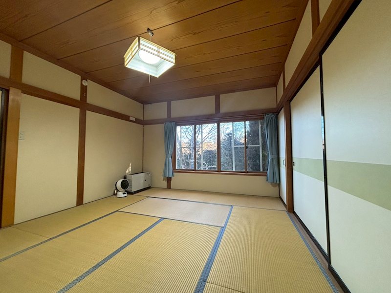 その他部屋・スペース　10畳の広さでゆとりのある和室