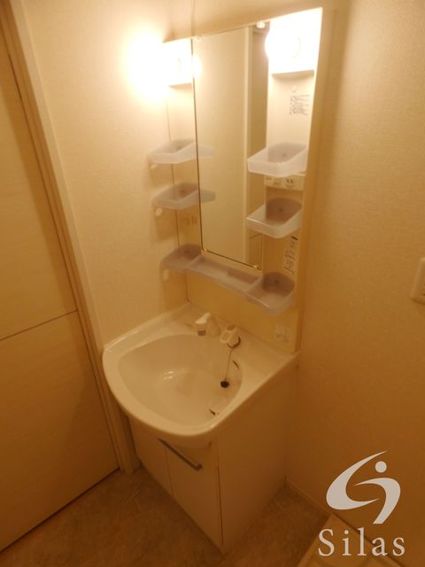 洗面設備　同仕様反転タイプ