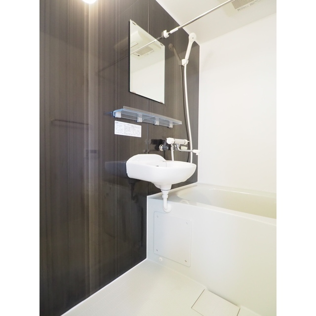 バス・シャワールーム　追い焚き機能・浴室乾燥機付き