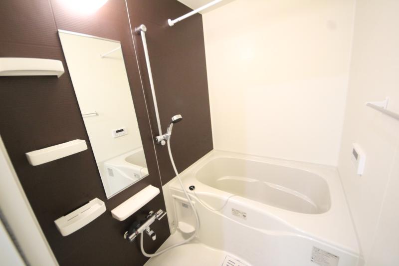 バス・シャワールーム　ゆったり過ごせるお風呂です