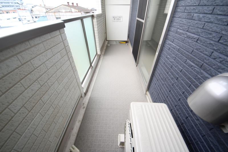 バルコニー　開放的で明るい空間を演出してくれるバルコニーです