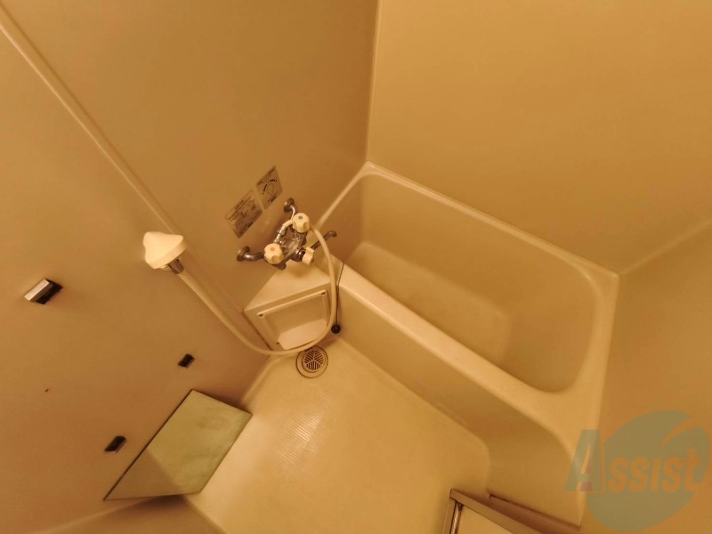 バス・シャワールーム　ユニットバスです。疲れを癒すのに欠かせませんね！