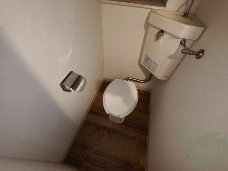 トイレ　こちらはトイレです。清潔感があり、安心して使用できます。