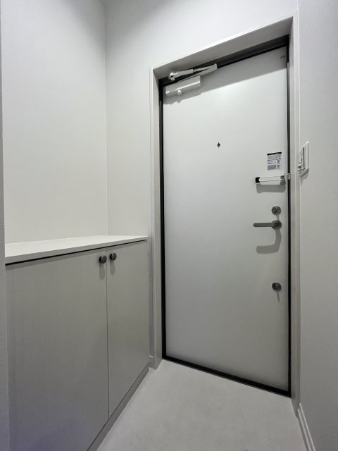 玄関　同物件別号室