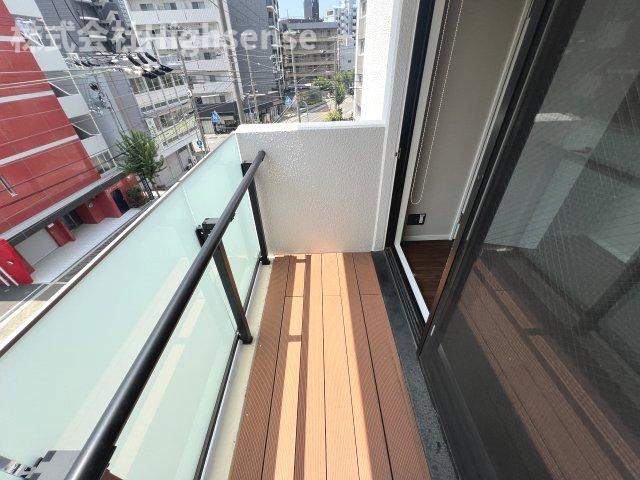 バルコニー　開放的で明るい空間を演出してくれるバルコニーです