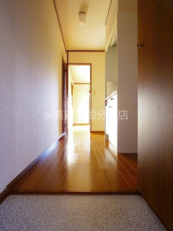 玄関　※別号室写真です