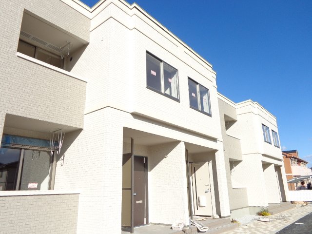 エントランス　外観写真（昼）