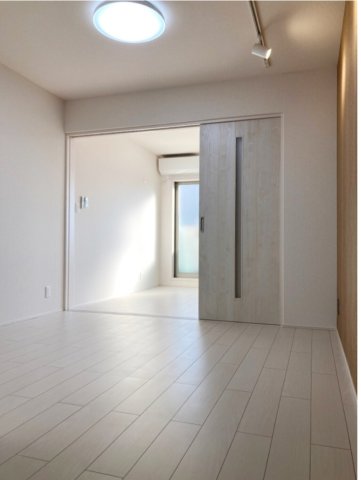 居室・リビング　フジパレス阪南町III番館　リビング