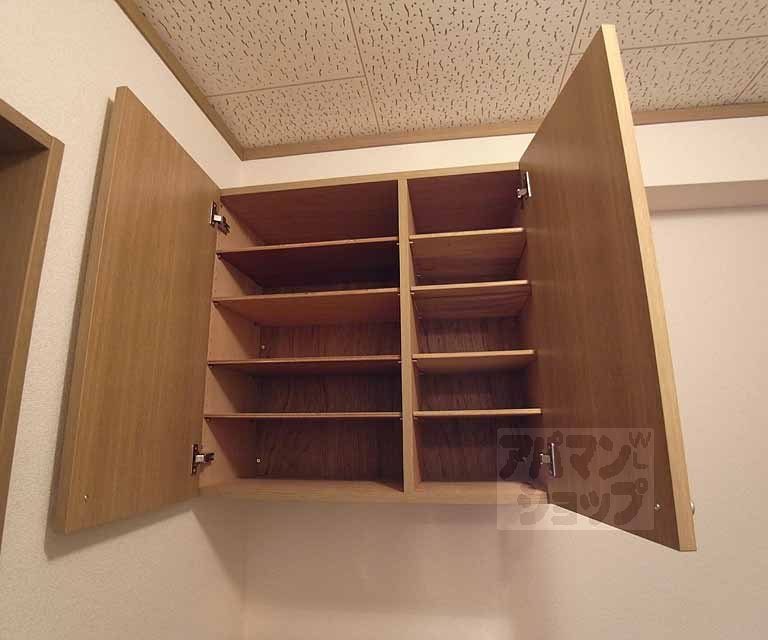 収納　上段のシューズボックスです。