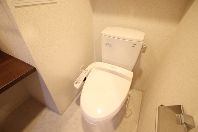 トイレ　※別室の参考写真の為、現況優先です。