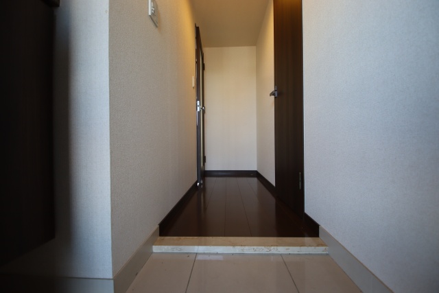 玄関　※別室の参考写真の為、現況優先です。