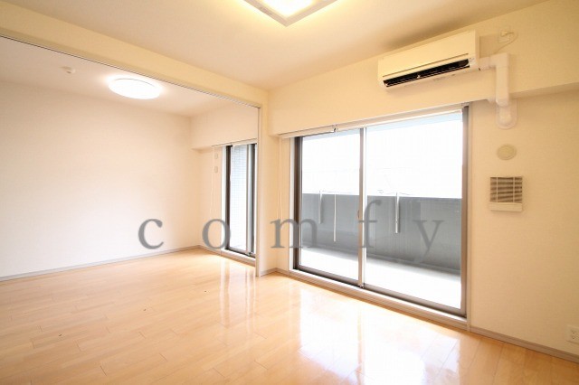 居室・リビング　床暖房付きリビングダイニング