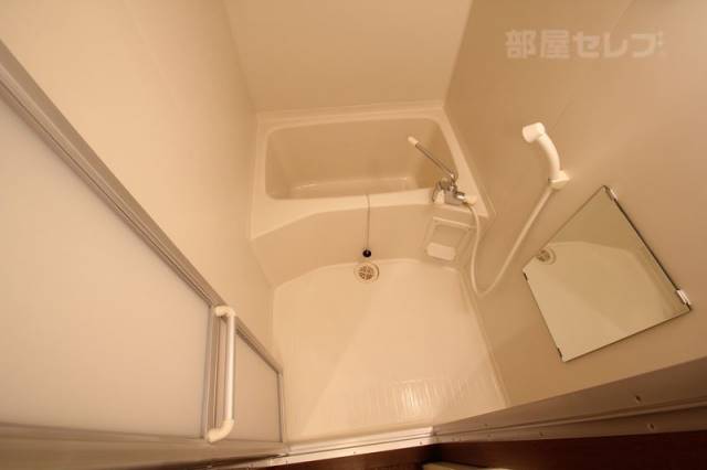 バス・シャワールーム　※１０２号室内装写真参照