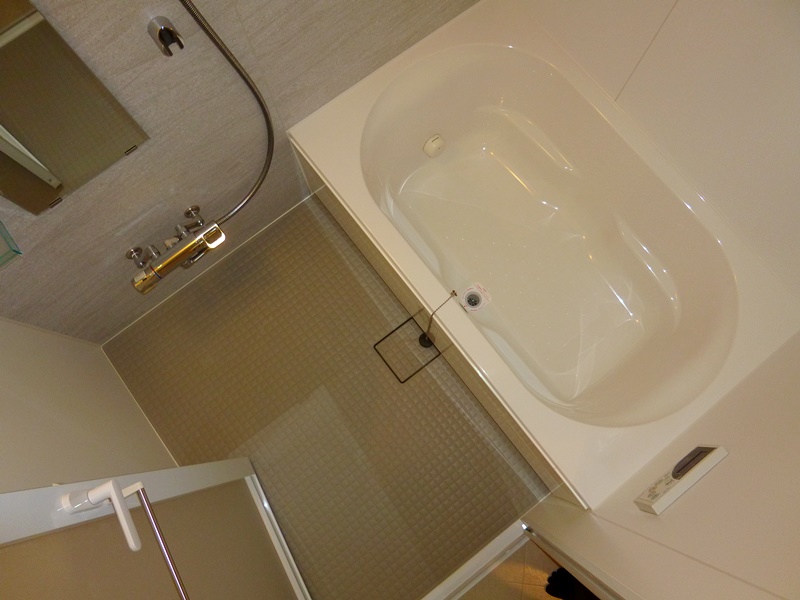 バス・シャワールーム　シンプルで機能的なユニットバスです！