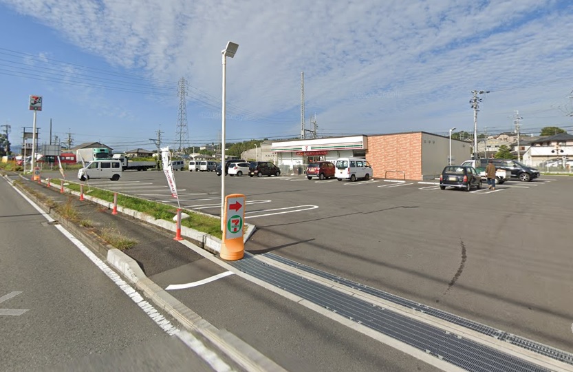 コンビニ　セブンイレブン 富田林錦織東店（コンビニ）まで682m