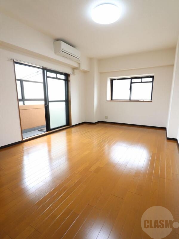 居室・リビング　１０帖の広々とした洋室です