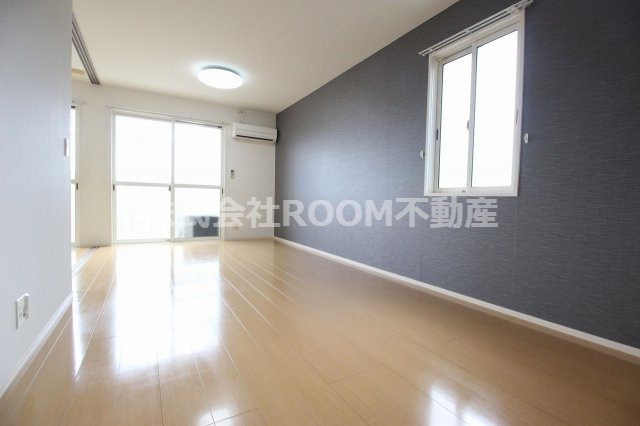 居室・リビング　ゆったり過ごせる居間です