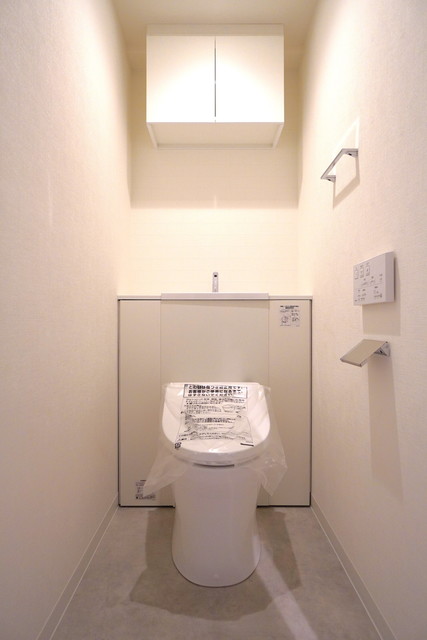 トイレ　※写真は同タイプ住戸です。