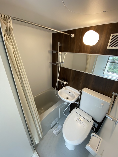 バス・シャワールーム　ホテルのバスルームのような。。