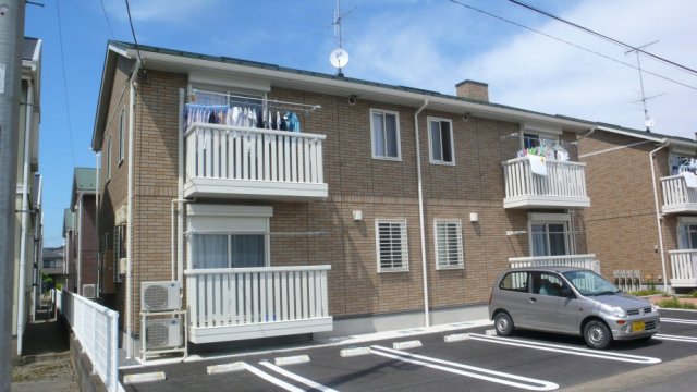 建物外観　間取り反転タイプあり　インターネット無料　角部屋