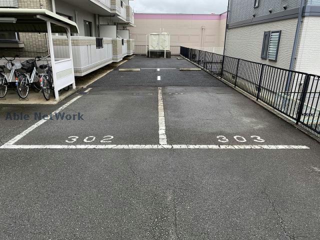 駐車場　駐車場