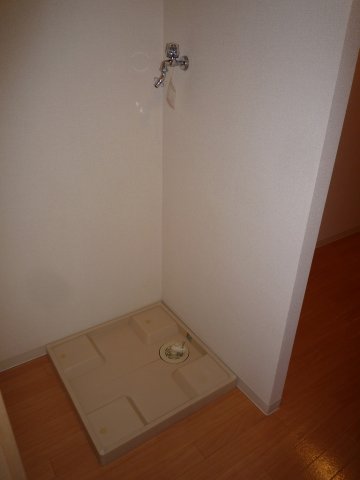 その他設備　防水パン付き室内洗濯機置場
