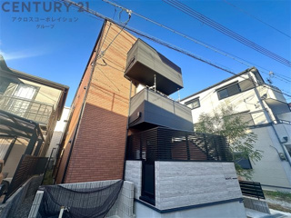 建物外観　オートロック付きで外部からの出入りが無く安心です