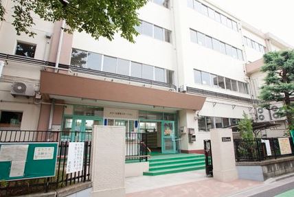 小学校　荒川区立第五峡田小学校（小学校）まで418m