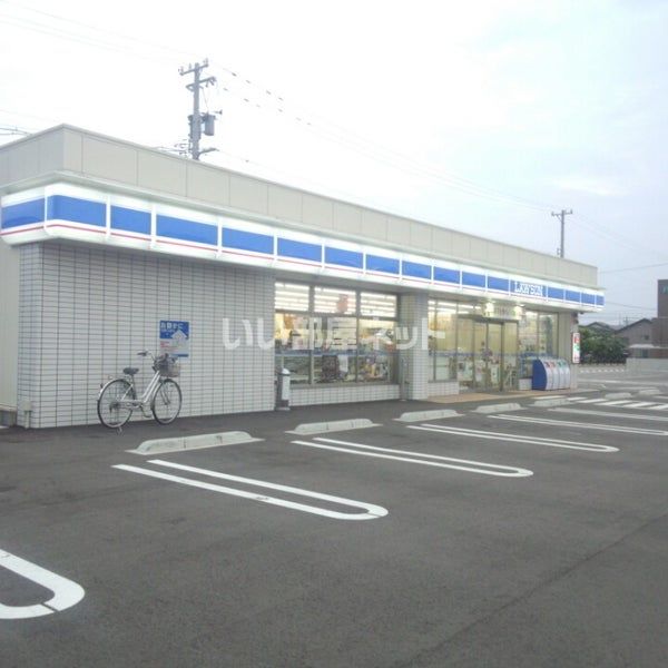 コンビニ　ローソン白山相木町店（コンビニ）まで743m
