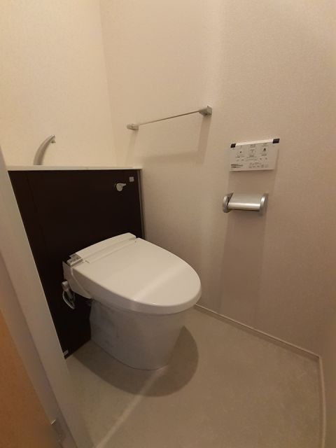 トイレ　※別部屋の参考写真です。