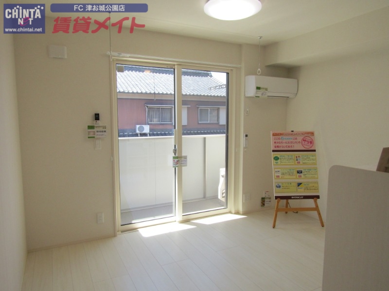 居室・リビング　同タイプ部屋写真です。