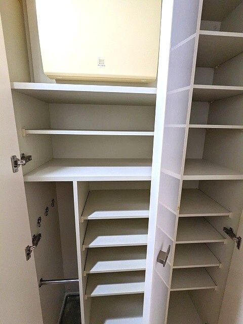 玄関　写真は同タイプ住居です